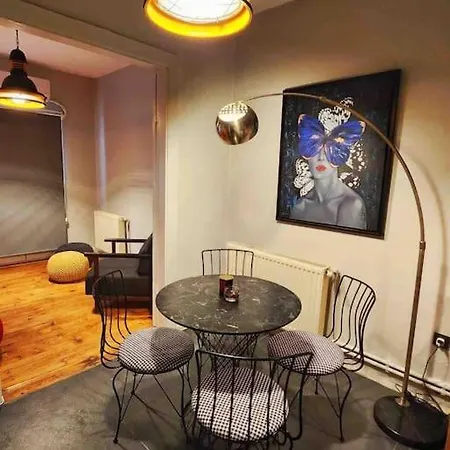 Apartment Recently Renovated Flat In Heart Of Cihangir Taksim Istanbul